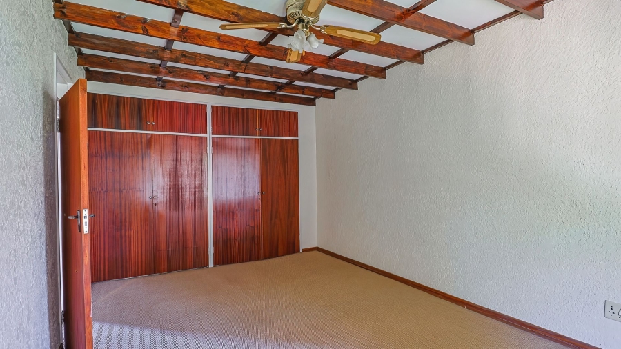 5 Bedroom Property for Sale in Protea Park North West